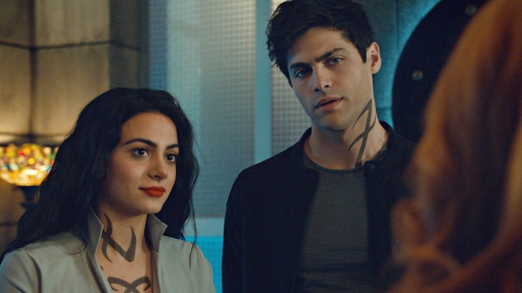 Shadowhunters' 1×03 Recap: 'Dead Man's Party' – TMI Source