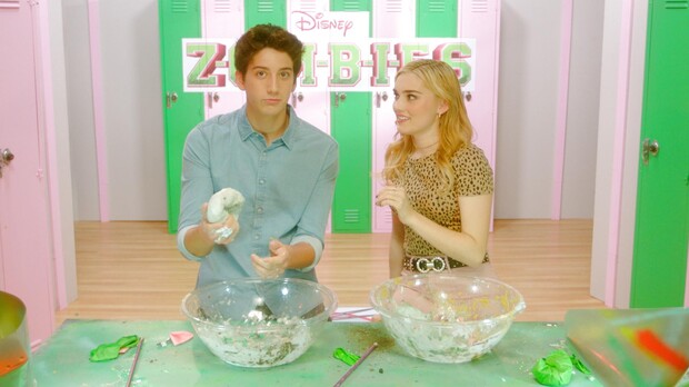 Disney Channel's ZOMBIES – Con & Bex chat Eating Brains, American Football  and Soda with Milo Manheim