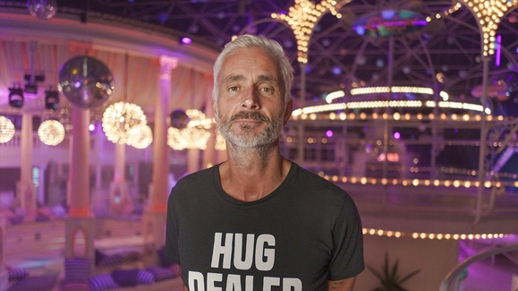 Giving It The Absolute Big 'Un