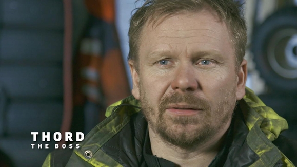 Watch Ice Road Rescue Season 3 Episode 4 Into the Night Online
