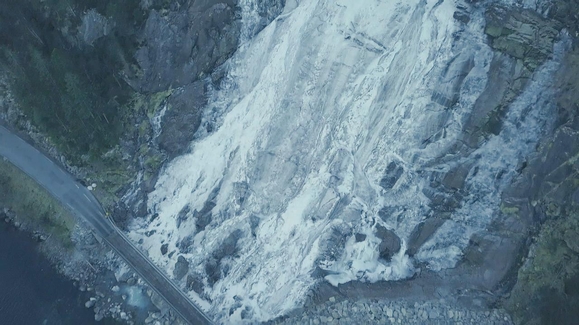Watch Ice Road Rescue Season 3 Episode 5 Fishy Business Online