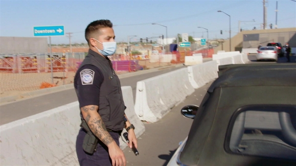 Watch To Catch a Smuggler Season 3 Episode 6 Guns of New York Online - Vimarsana News