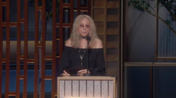 Barbra Streisand Pays Tribute to Robert Redford and Performs 'The Way We Were'