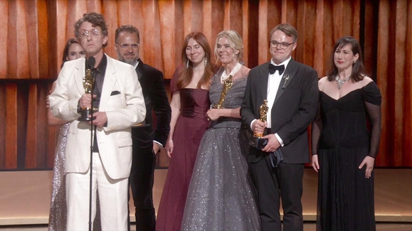 MR. NOBODY AGAINST PUTIN Accepts the Oscar for Documentary Feature Film