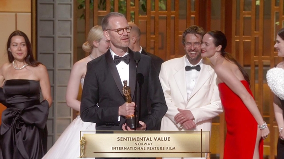SENTIMENTAL VALUE Accepts the Oscar for International Feature Film